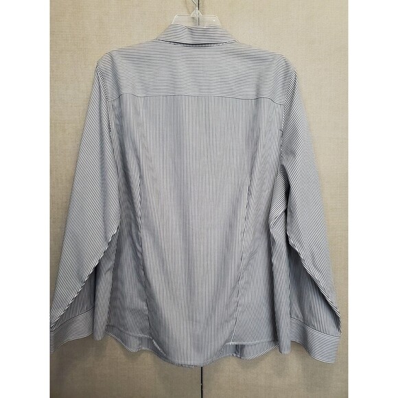 Chico's No-Iron Coolmax All Season Gray Pinstriped Button-Up Shirt Size 3 (XL) - Picture 4 of 6